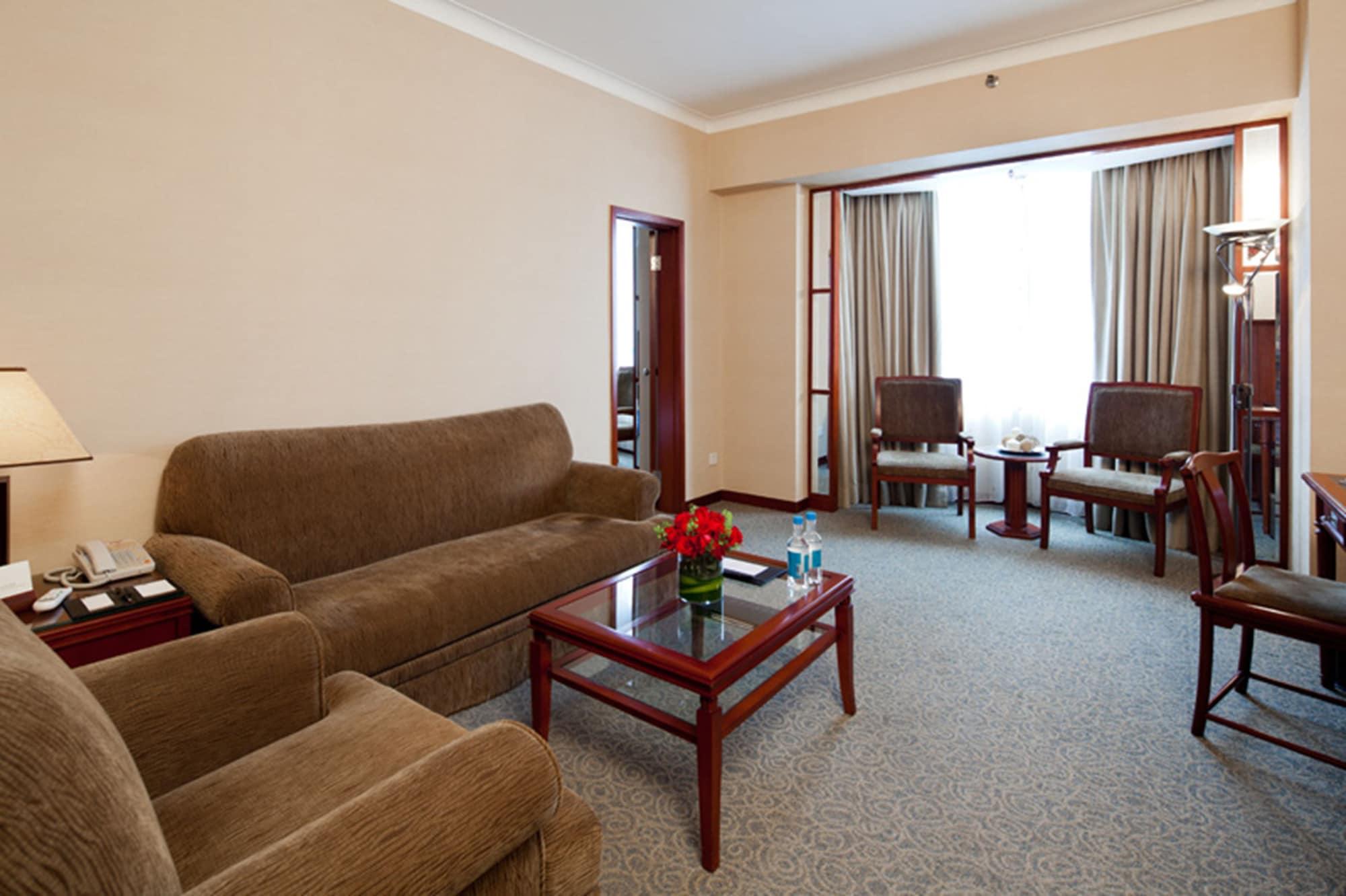 Rosedale Hotel & Suites Guangzhou - Free Shuttle Bus To Canton Fair Exteriör bild